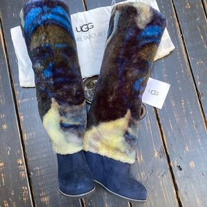 UGG X Claire Tabouret Fluff Boot & Dust Bag - “Sitting” (Blue)
